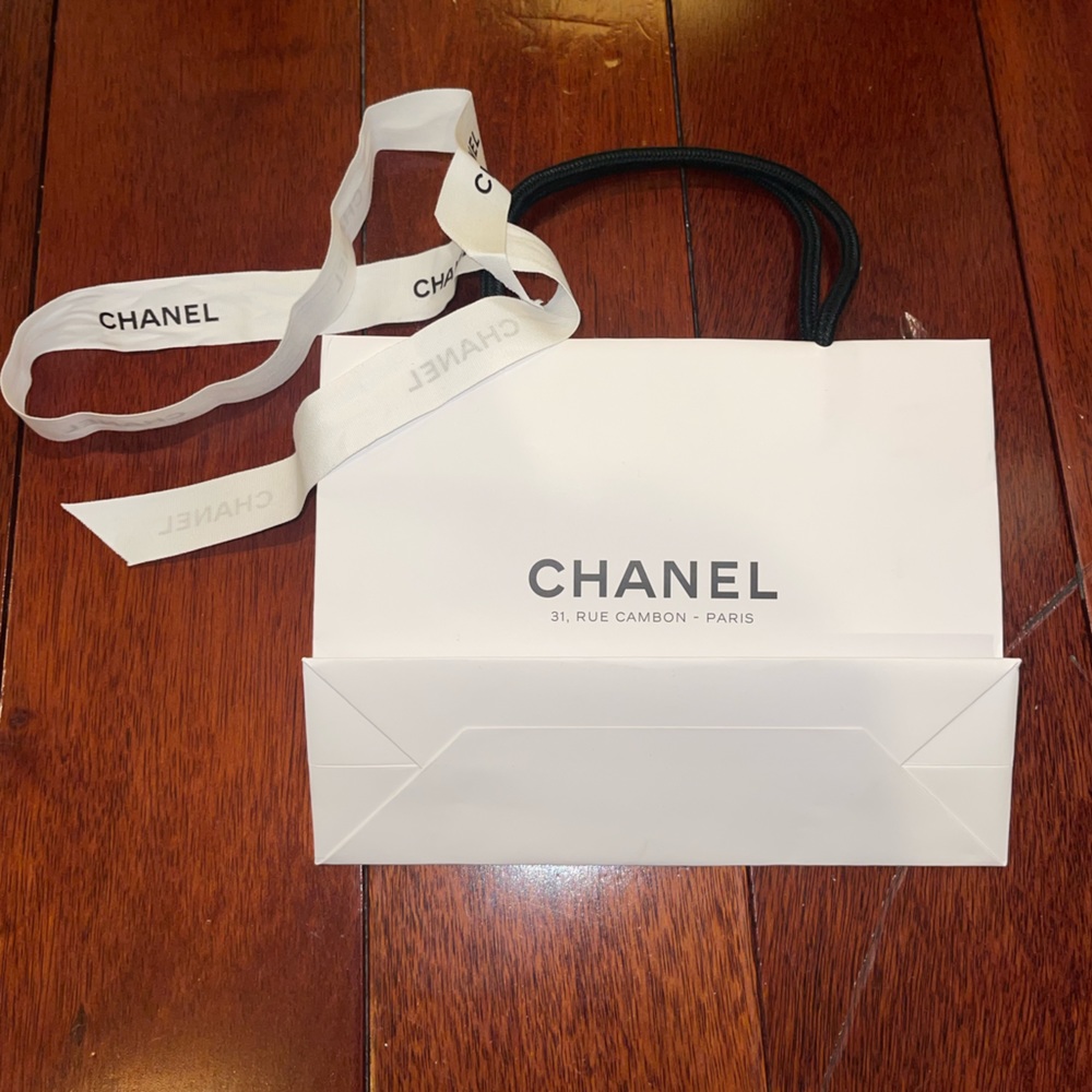 CHANEL Paris gift bag set - Picture 7 of 8
